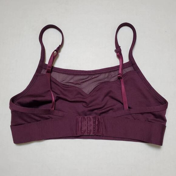 Pink Victoria's Secret Unlined Sports Bra SZ Medium - Picture 2 of 3